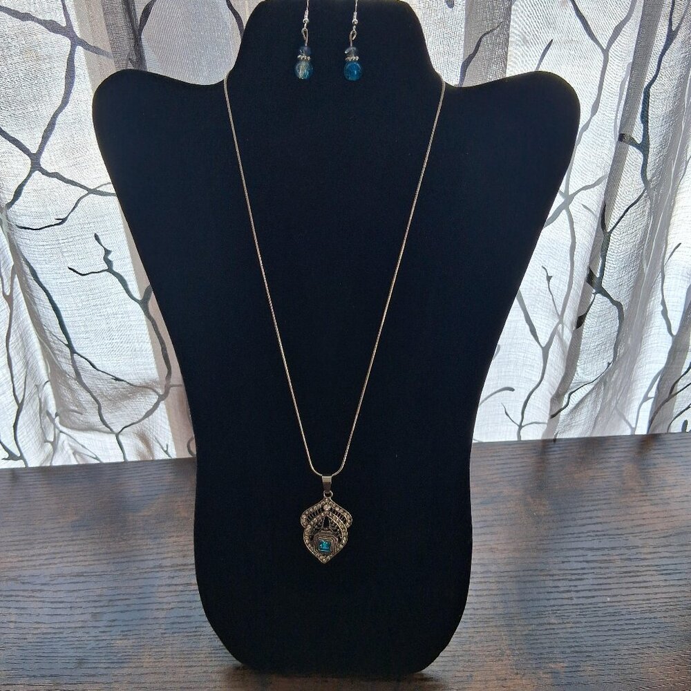 'Snap' 18" Necklace & Beaded Dangle Earrings Set
